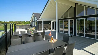 Terrasse von Guldskov Poolhus